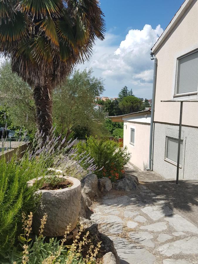 Apartments Vesna Avsec - Krk Town Exterior photo